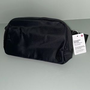 Lululemon Everywhere Belt Bag